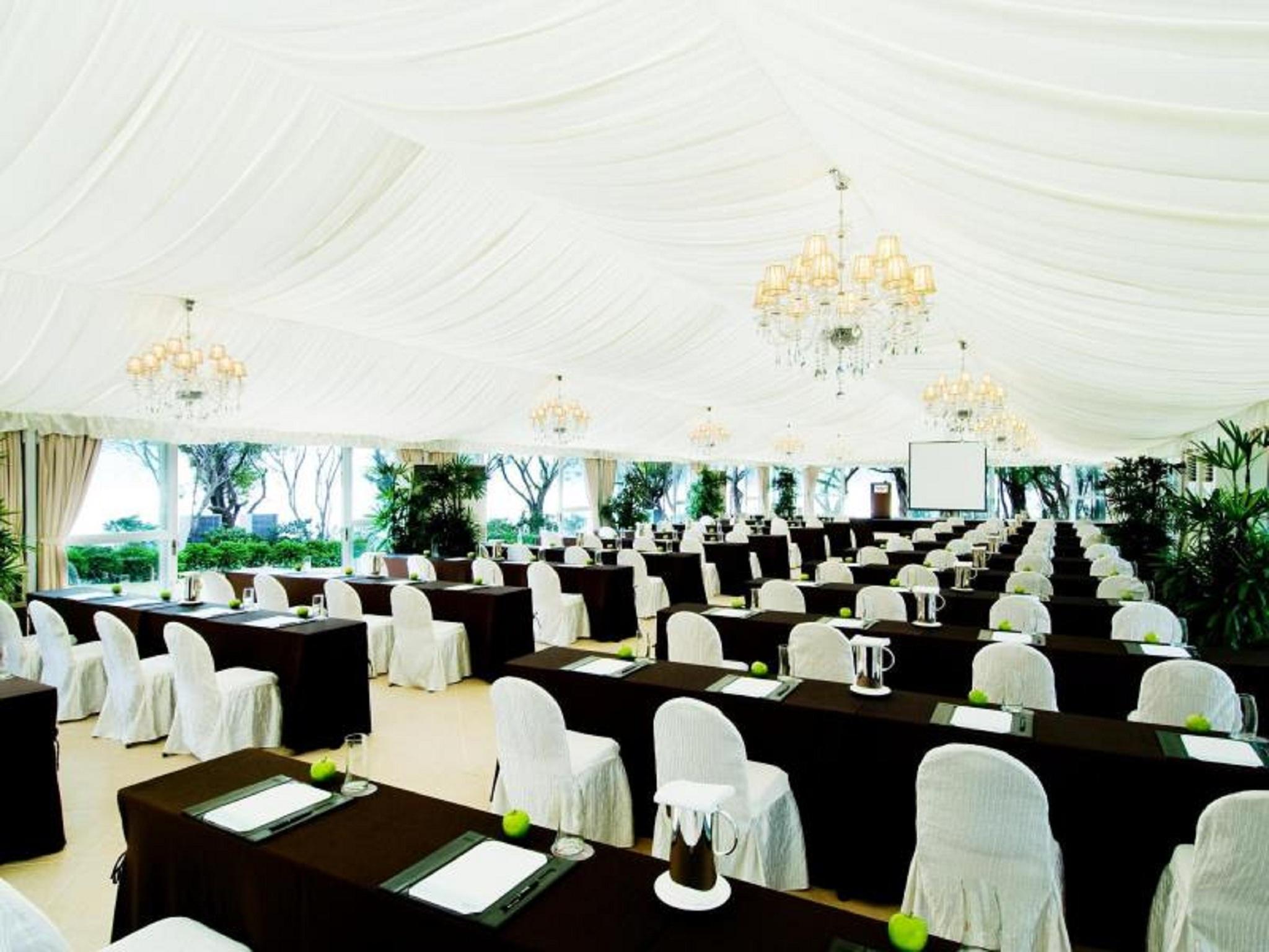 Grand Coloane Resort Macau Exteriör bild The tent at the Four Seasons Hotel