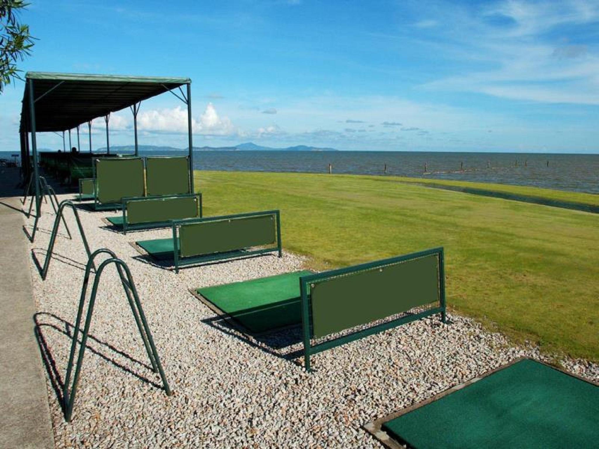 Grand Coloane Resort Macau Exteriör bild The driving range