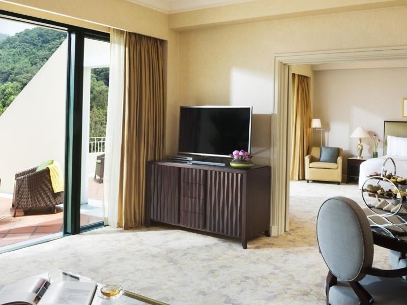 Grand Coloane Resort Macau Exteriör bild A suite at The Landmark