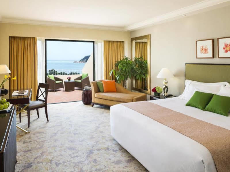 Grand Coloane Resort Macau Exteriör bild A room at the Conrad Maldives