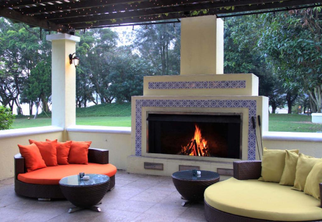 Grand Coloane Resort Macau Exteriör bild Outdoor fireplace